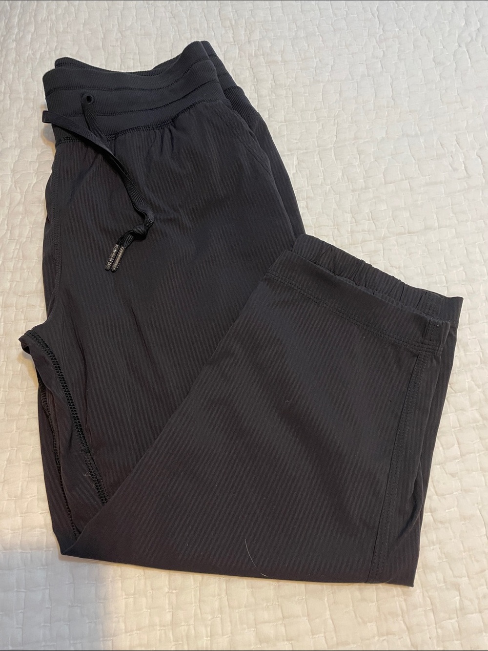 lululemon athletica Cropped Dance Studio Pants Black - Size 4